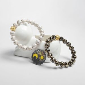 MIDNIGHT - 10mm - 4 Elegant black enamel jewelry – A refined Cloisonné bracelet, featuring a deep black finish and gold details, perfect for heritage jewelry lovers.