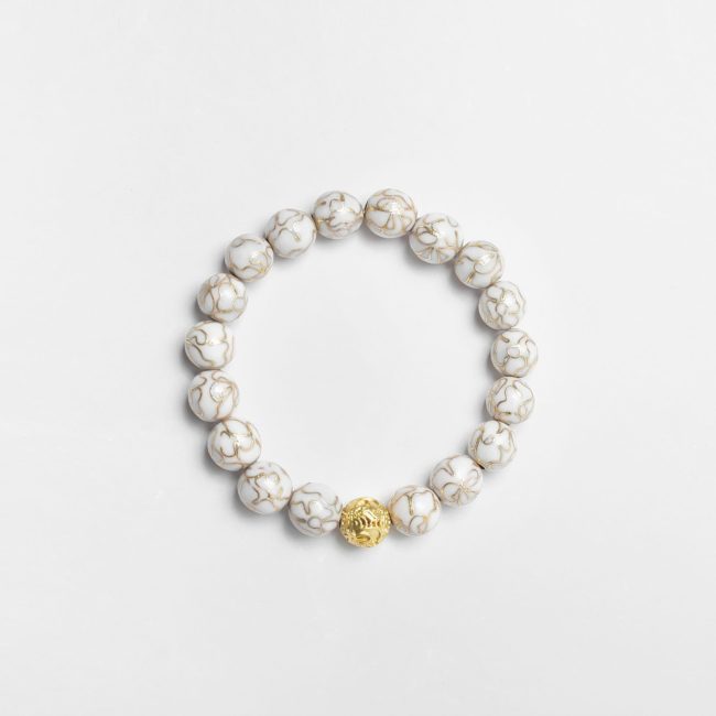 Elegant white enamel bracelet – A luxury Cloisonné bangle, blending traditional Chinese craftsmanship with a soft, lunar-inspired design.