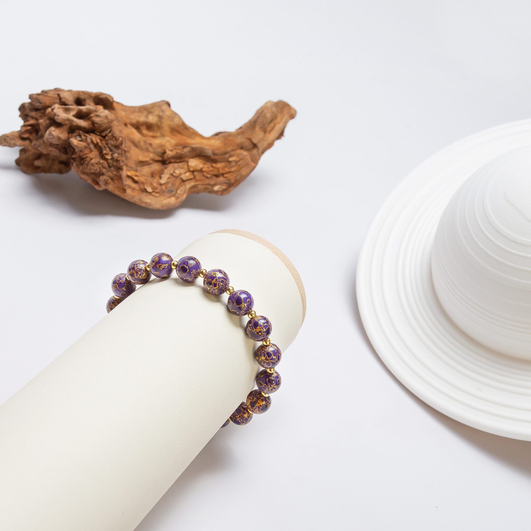 Start Dust - 8mm - 3 Celestial-inspired lacquer bangle – A deep purple lacquer bracelet, crafted using traditional Chinese lacquerware techniques, embodying the beauty of the night sky and twinkling stars.