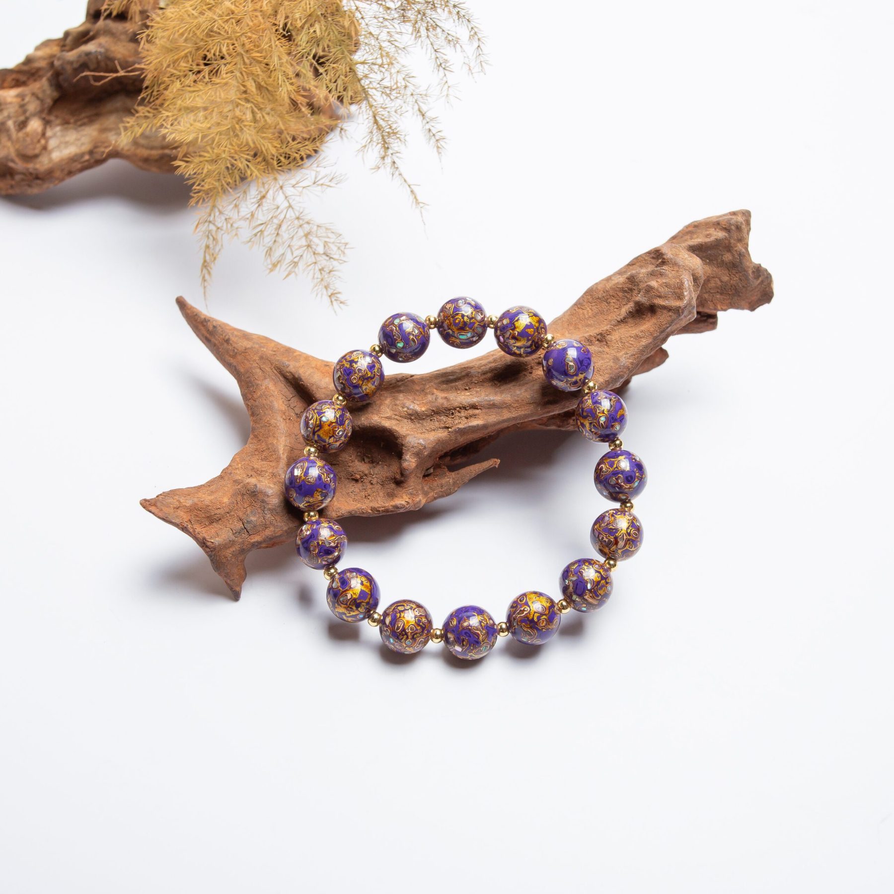 Start Dust - 10mm - 4 Handcrafted cosmic lacquer bracelet – This dark purple lacquer bangle reflects the wonder of the galaxies, blending Asian craftsmanship with modern celestial beauty.