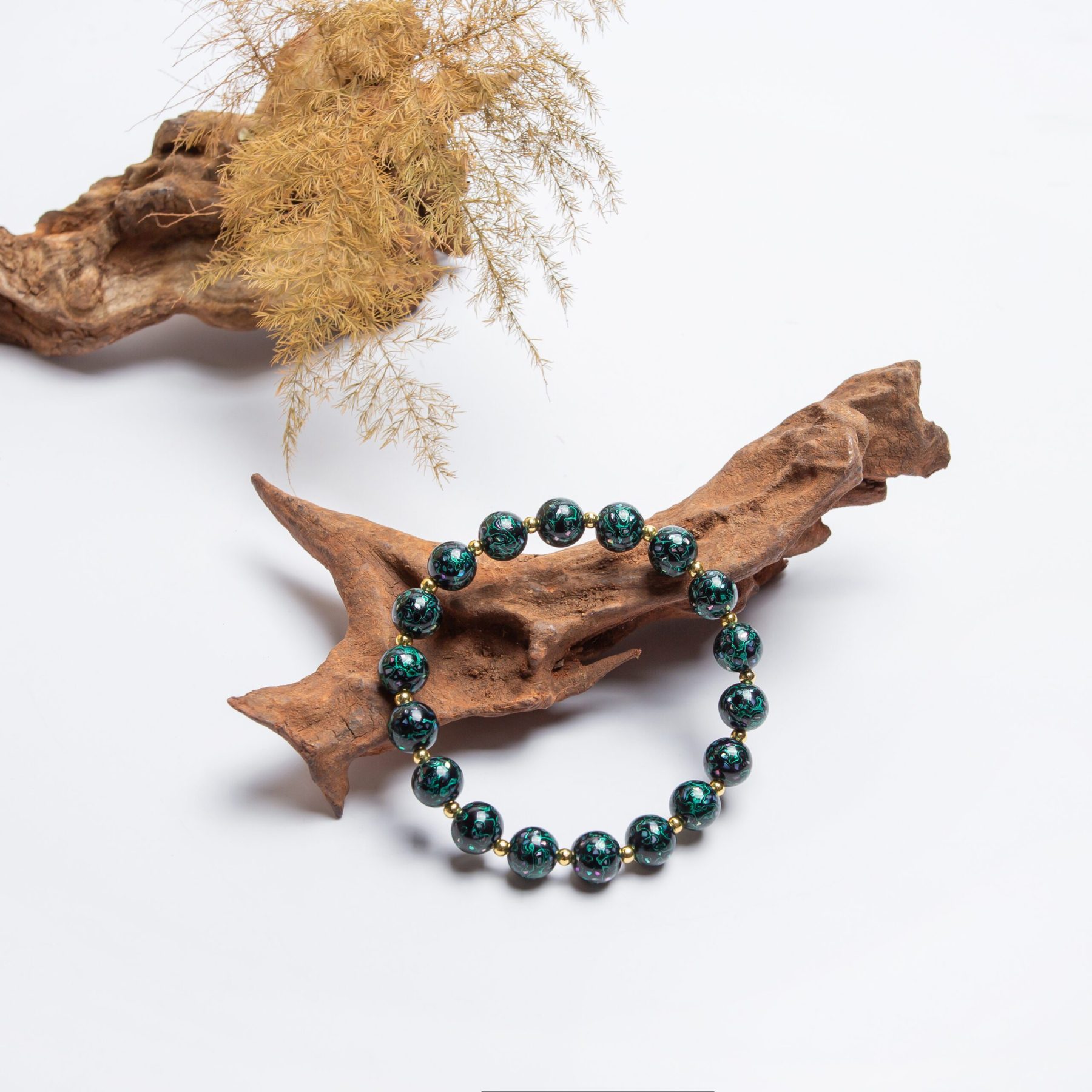 Universe - 8mm -4 Handcrafted cosmic lacquer bracelet – This dark blue lacquer bangle captures the essence of the universe, blending ancient lacquer craftsmanship with modern celestial aesthetics.